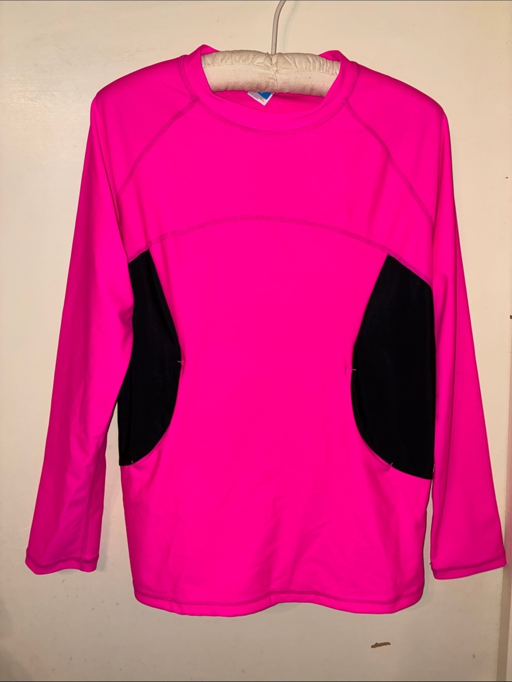 NWT Women's Hot Pink Swim Coverup Rash Guard with Black Panels Two Front Pockets
